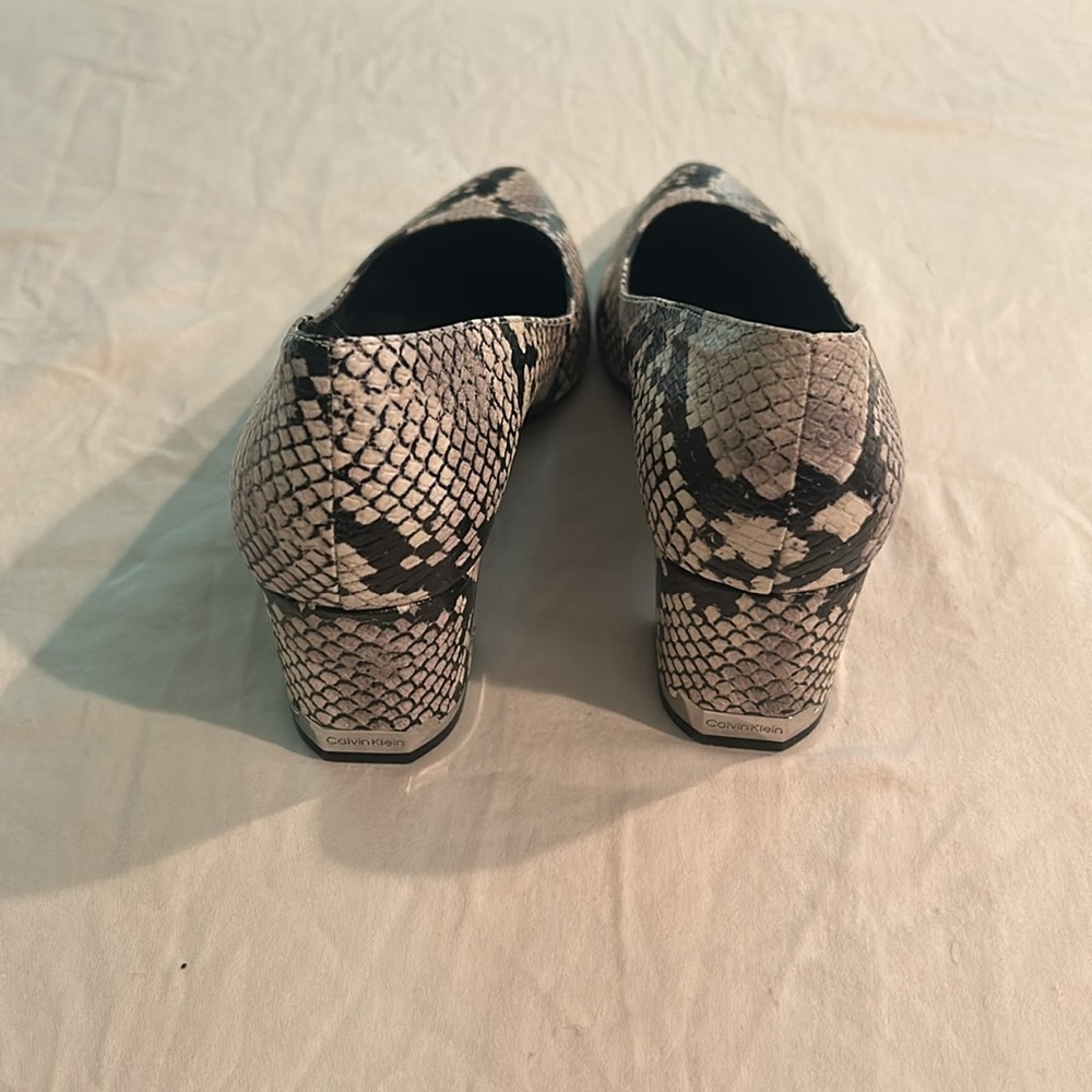 Calvin Klein Womens Nita Pump Snake Print - Picture 3 of 8
